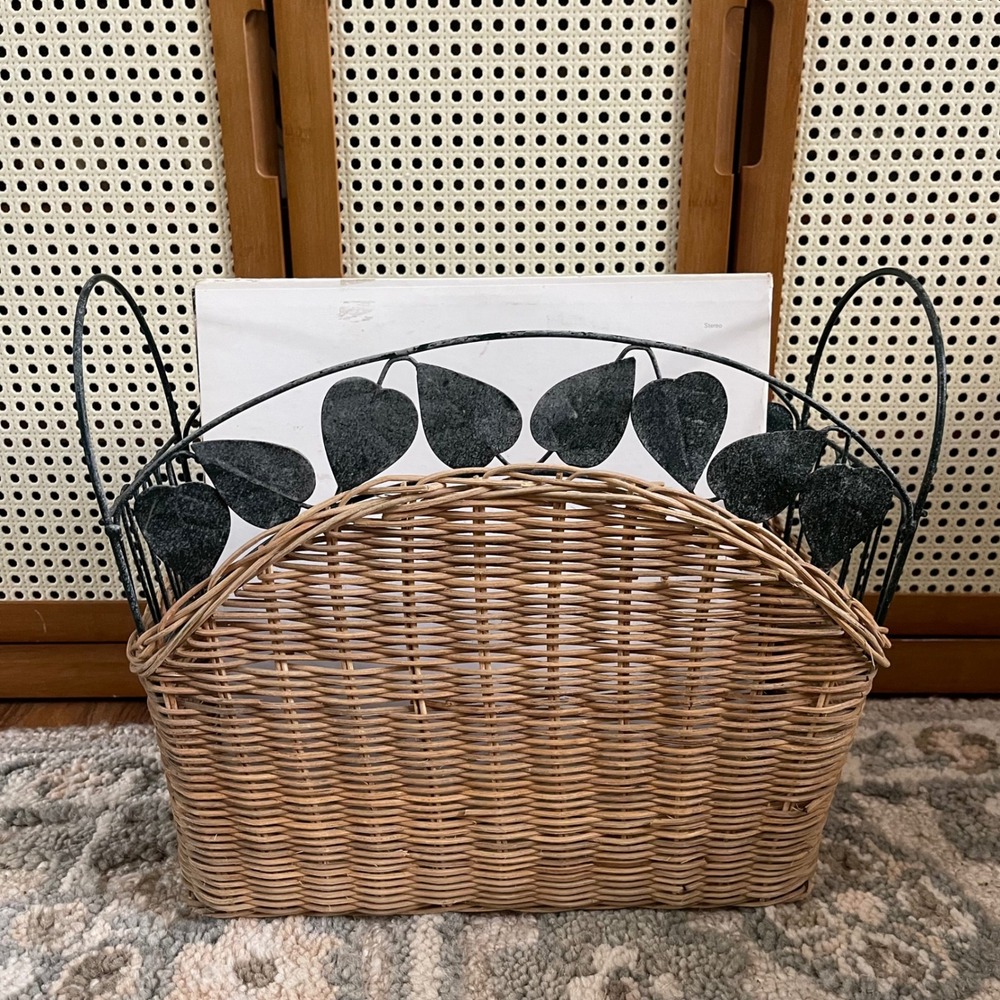 Vtg wicker Wire Stand Magazine Rack LP Record Vinyl Holder Display cottage farm